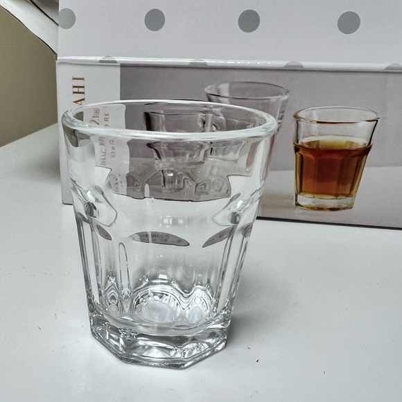 Isaac Mizrahi NIB Leo shot glasses. Set of 6. Adorable! - Picture 1 of 8